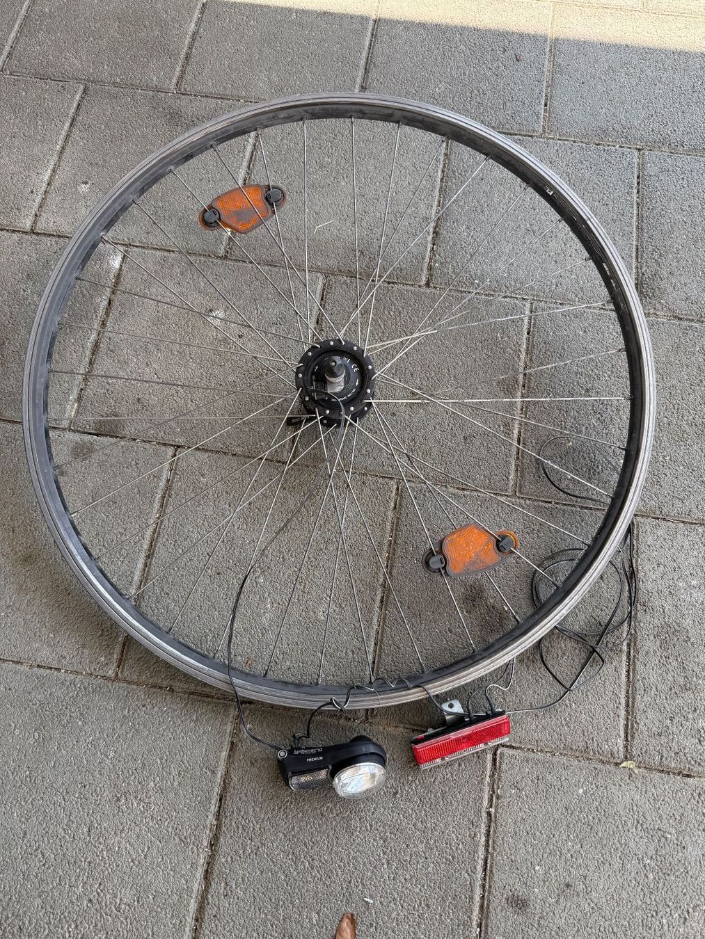 Ersatzteile: 28" Vorderrad XT Nabendynamo mit B&M Lichtset – Gebraucht aus Seedorf BE von Germm