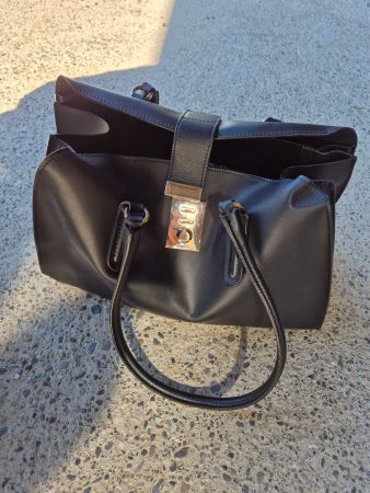 Furla Umhängetasche schwarz