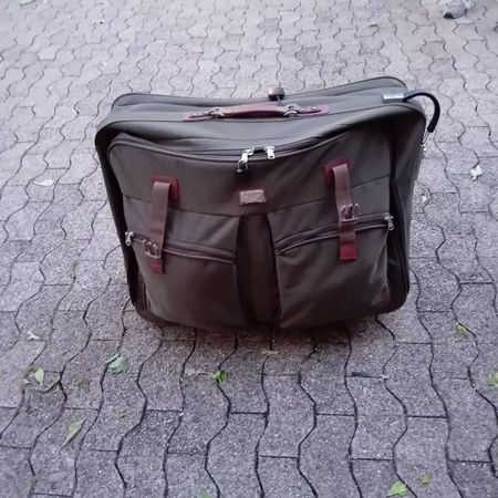 Kleidersack Balenciaga olivgrün guter Zustand