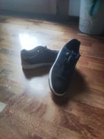 Sneaker neu