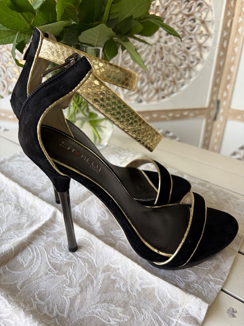 Scarpe da donna: Sandalette, Gr. 37, Schwarz-gold – Nuovo (secondo la descrizione) da Richterswil venduto da koe_n6fl 2