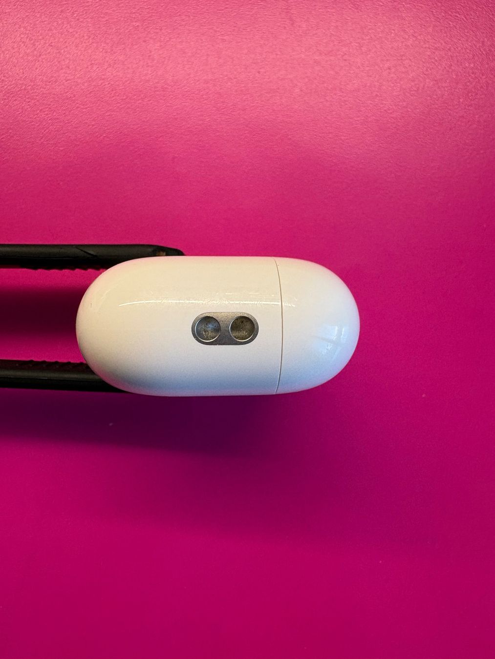 Apple Caricabatterie: Apple AirPods Pro2 charging case (A2968). – Usato da Lausanne venduto da sil_2dxk 5