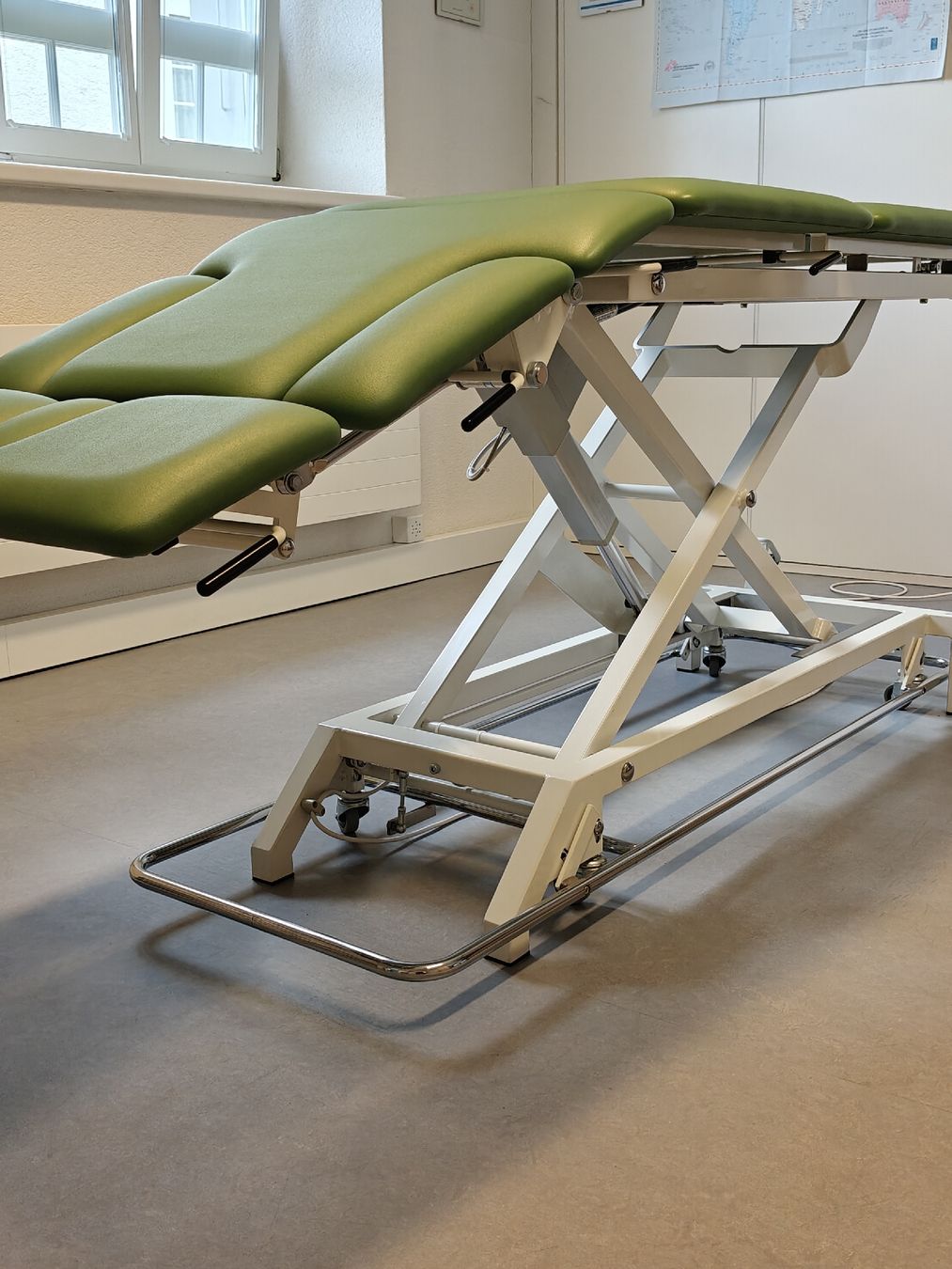 Lettini & sedie per cosmetici: Massageliege elektrisch – Usato da Finsterhennen venduto da vespa019 4