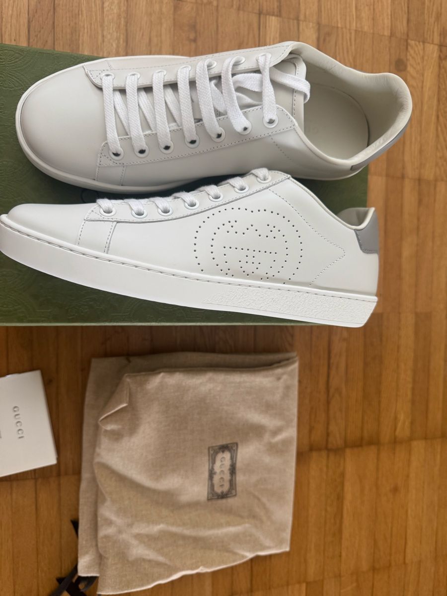 Gucci Chaussures femmes: Gucci Mirco soft Leder Sneaker Gr.38 oder Gr.37.5 – Neuf avec emballage d'origine à Pfäffikon SZ par EMMA0111