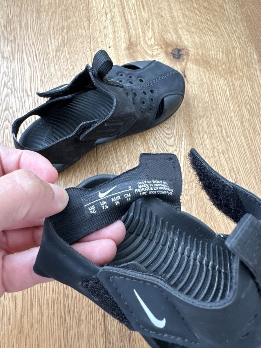 Nike Scarpe per ragazzi: Kinder Nike Wassersportschuh, Gr. 25 – Usato da Interlaken venduto da fbnscl 5