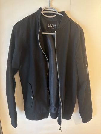 Bomberjacke BoohooMAN schwarz Grösse S guter Zustand