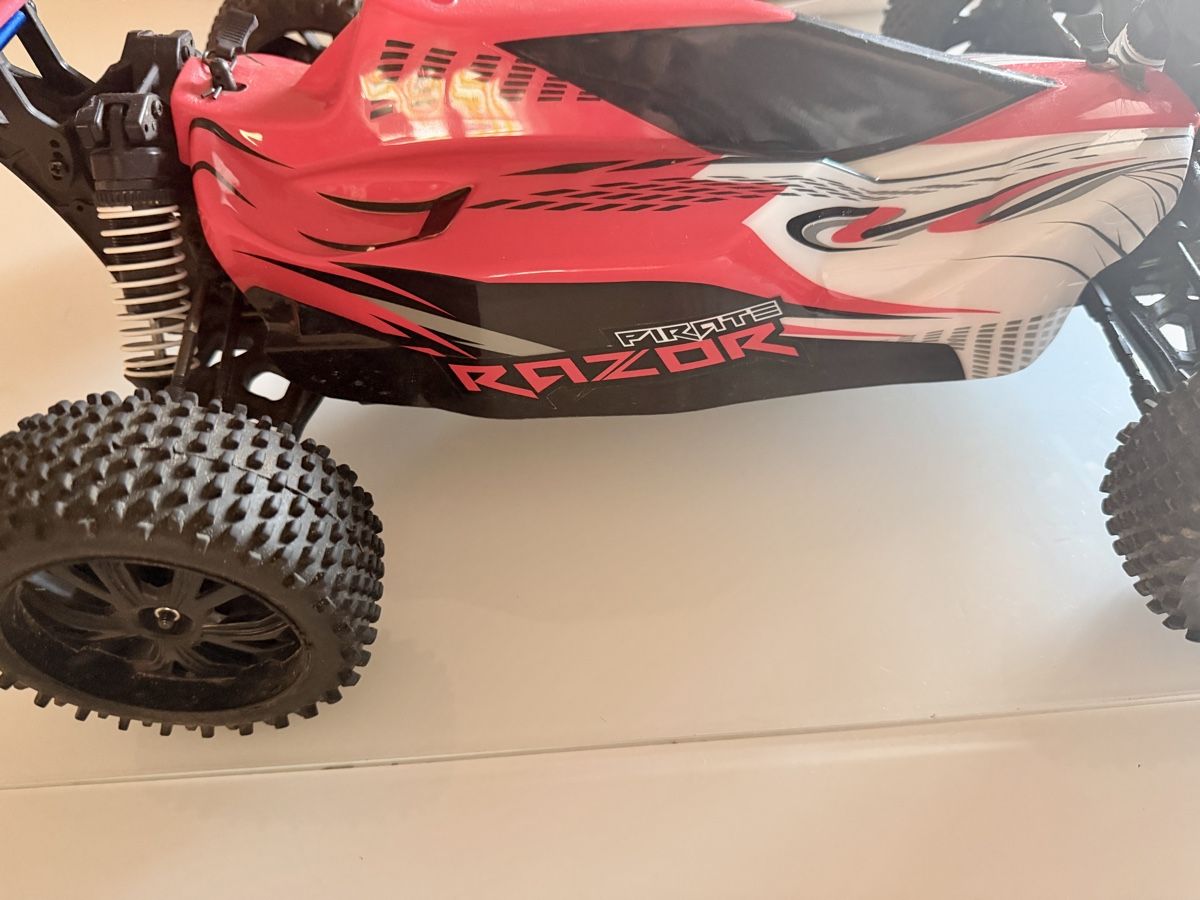 Modellismo RC: T2M Pirate Razor Brushed 1:10 RC – Usato da Fribourg venduto da bouchers 6