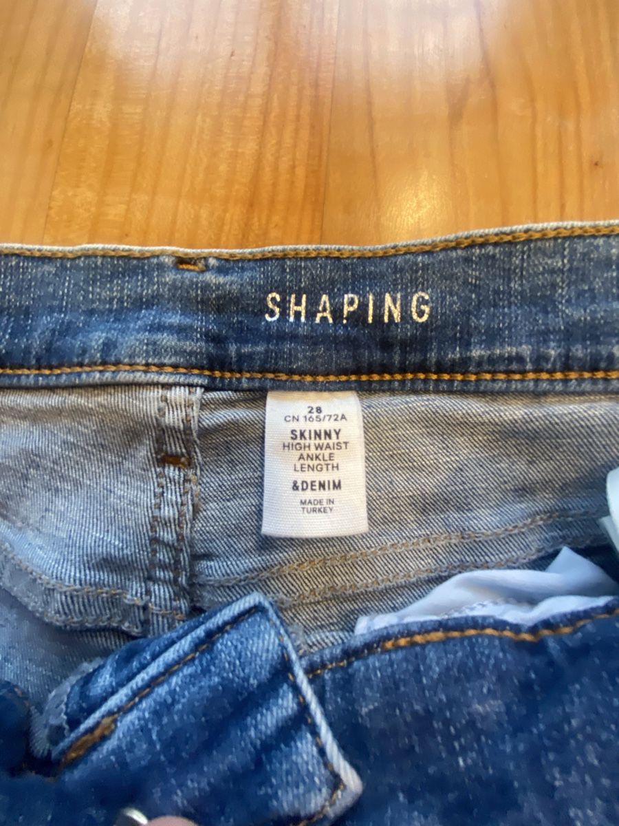 Jeans: Trendy Damen Shaping Jeans Gr. 28/30 – Usato da Zürich venduto da Entlisberger 1