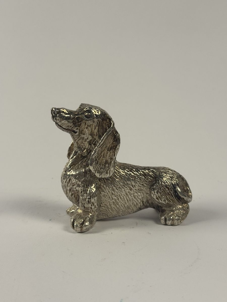 Statuette: Statuetta bassotto in ottimo stato – Usato da Genève venduto da Atelier.Curio