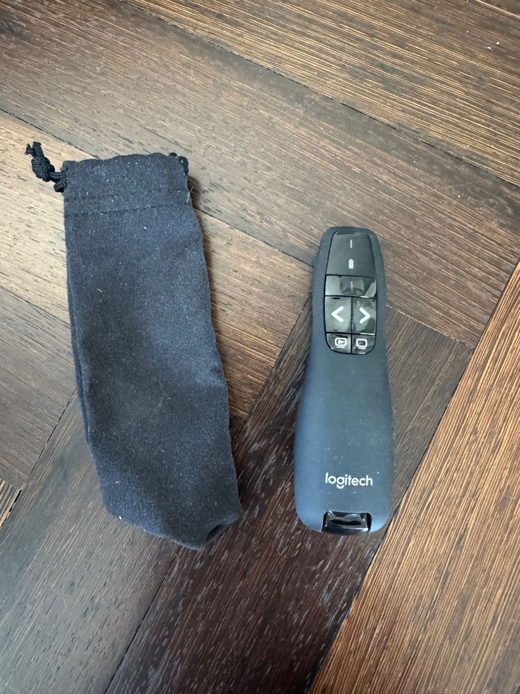 Logitech Telecomandi: Logitech Presenter mit Tasche guter Zustand – Usato da Nidau venduto da kingmigae