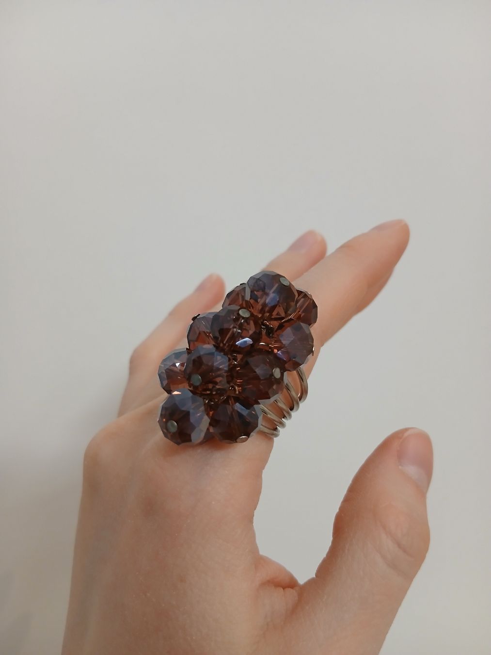 Ringe: Eleganter Ring mit weinroten Glasperlen – Gebraucht aus Schaffhausen von Tearsontape 7