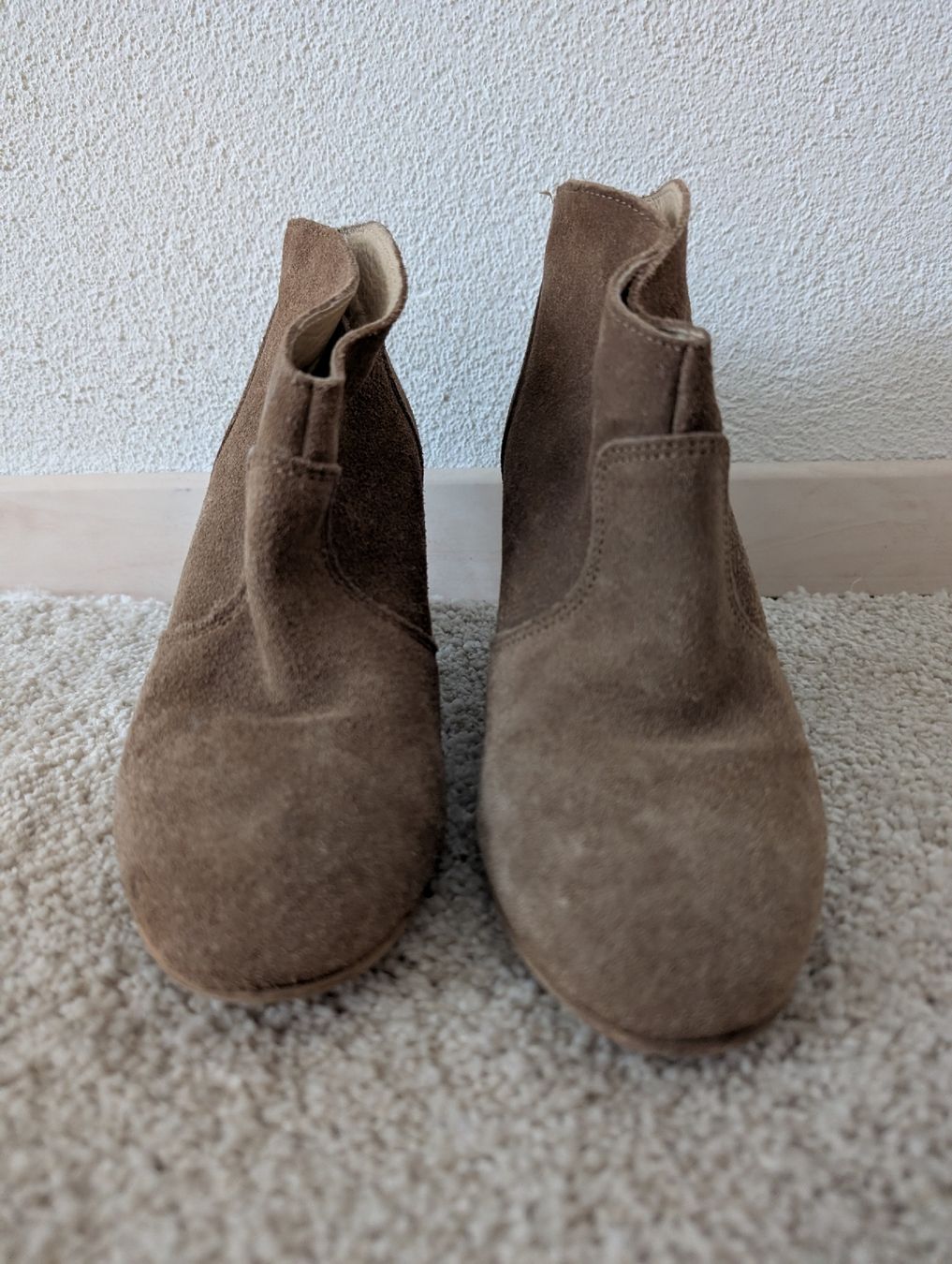 Scarpe da donna: Braune Wildleder Stiefeletten, Gr. 38 – Usato da Sachseln venduto da sunday_rose91