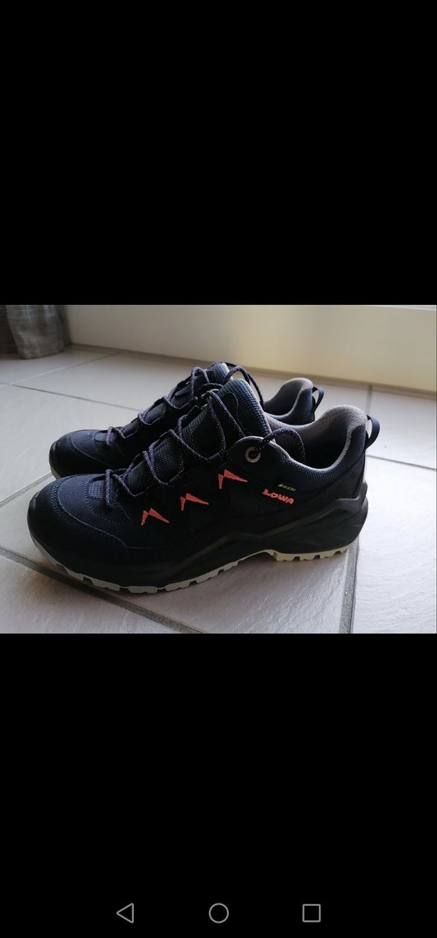 Lowa Scarpe da donna: Chaussures de marche lowa – Usato da Marly venduto da FabienneVrs