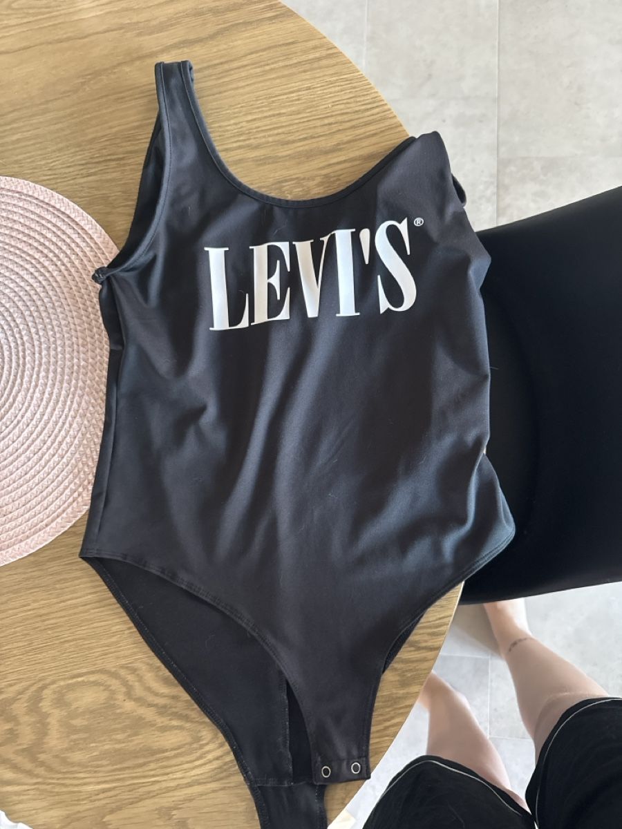 Levi's Tops: Levi's Body Gr M – Neuf (Voir description) à Hüttwilen par sar_8gj7
