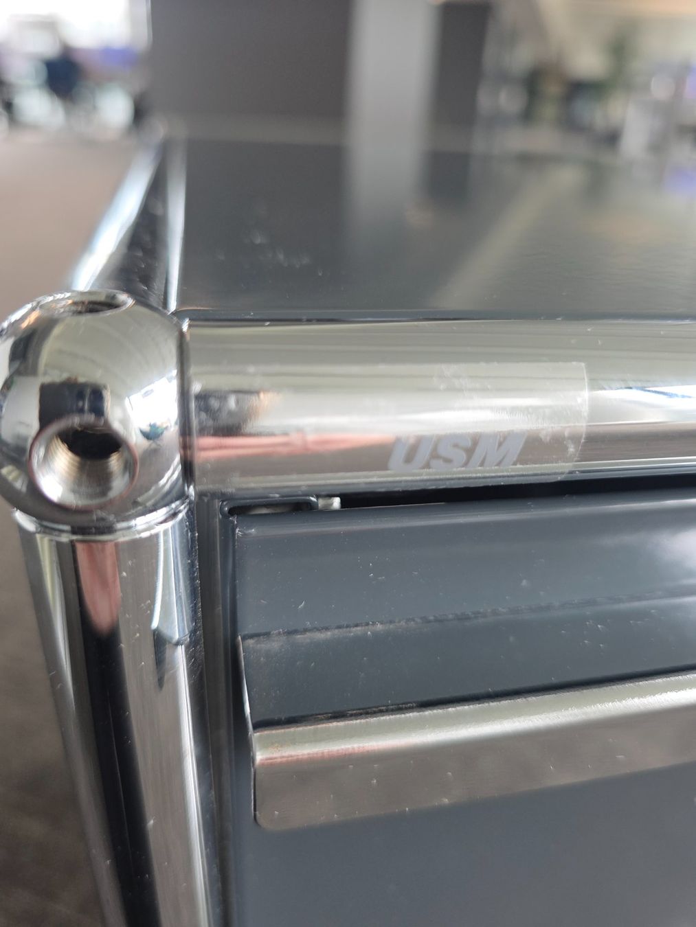 USM Cassettiere: USM Haller Rollcontainer / Schubladenschrank grau – Usato da Zürich venduto da ami_6gd6 4