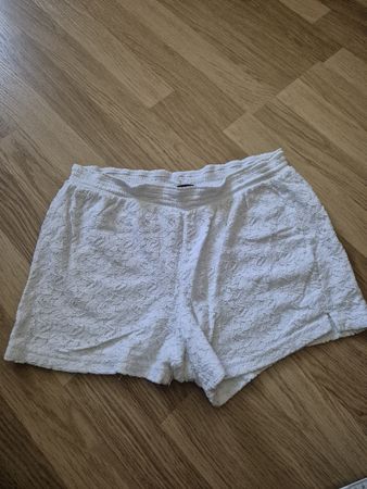 Weisse Sommer Shorts, Grösse M Damen