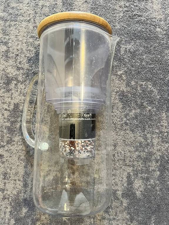 Sanitari: Glas Filter Kanne mit nachfüllbaren Filterpaket  – Usato da Zürich venduto da Sofmas 1