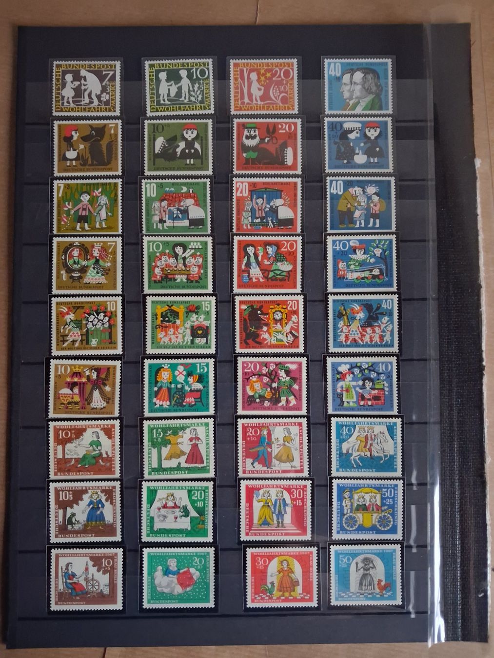 Tutti i francobolli: DE Briefmarken Grimms Märchen Postfrisch 9 Serien  1959-1967 – Nuovo (secondo la descrizione) da Hagendorn venduto da siwasi3