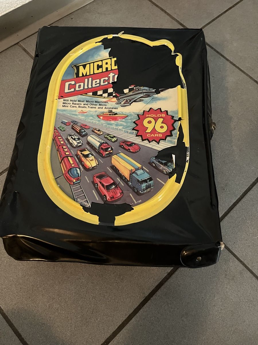 Giocattoli: Valigetta Micro Machines con macchinine usata – Usato da Chiasso venduto da fairy81