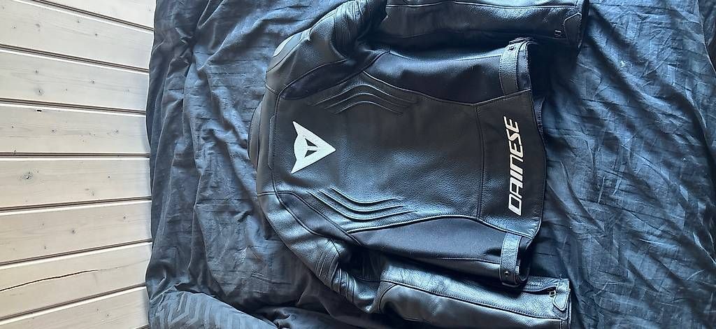 Giacche: Veste Moto Dainese lady – Usato da Plan-les-Ouates venduto da wil_8h7k 1