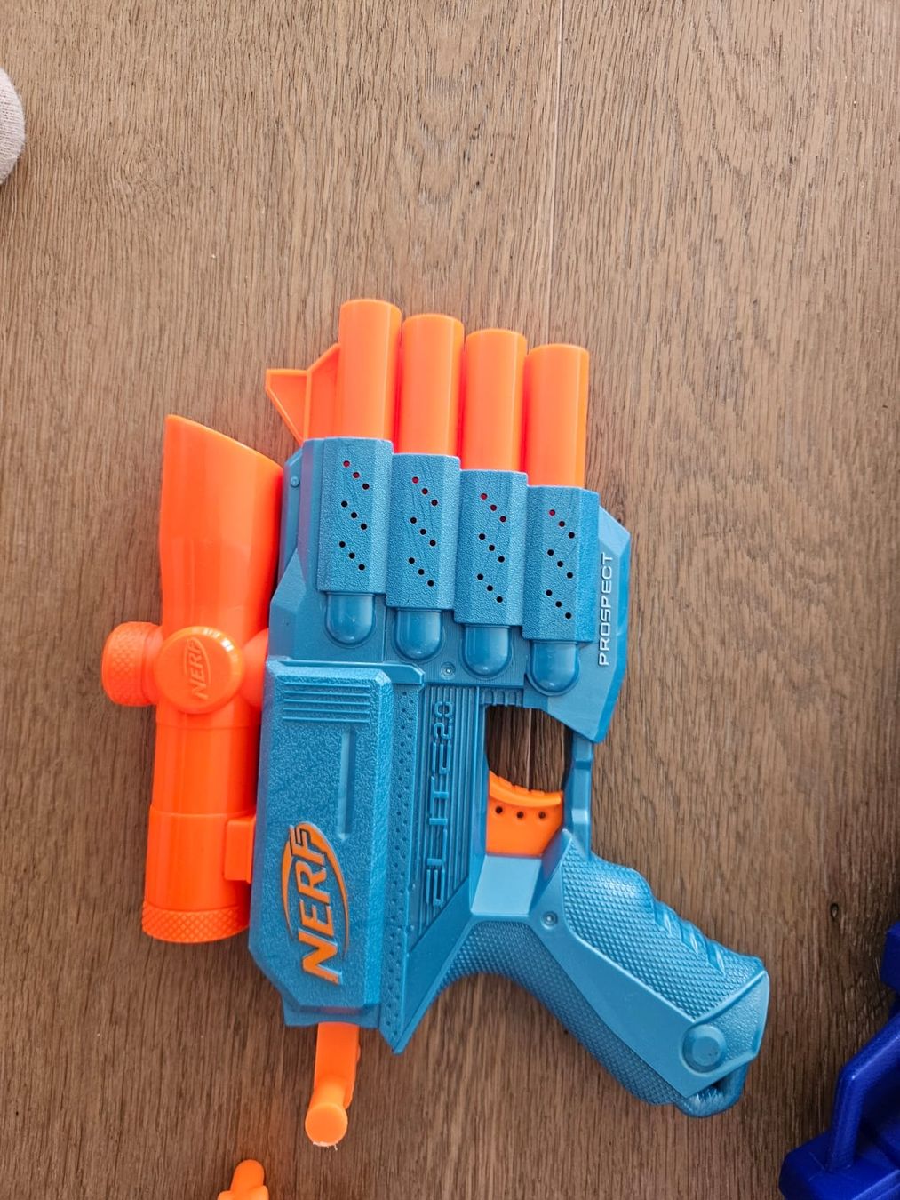 Nerf Spielzeuge: Nerf-Paket mit 7 Nerfs + ca. 180 Dartpfeilen – Gebraucht aus Fahrni b. Thun von Tschr3 7