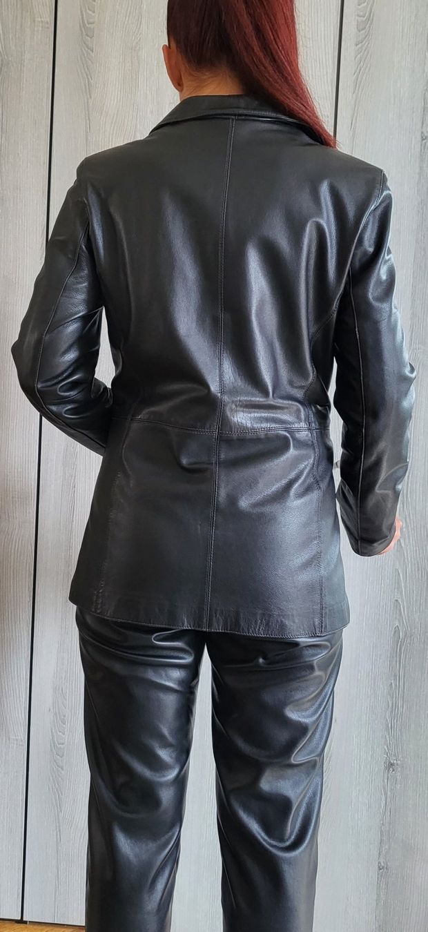 Giacche: Blouson en cuir noir. – Usato da Neuchâtel venduto da wikit 1