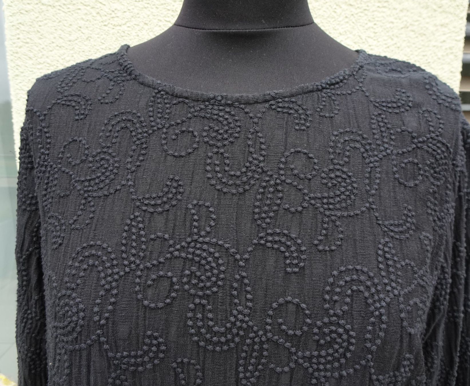 Repeat Camicette: Repeat Bluse schwarz Stufig Blumenmuster Gr 36 S – Usato da Winterthur venduto da blumeblau77 1