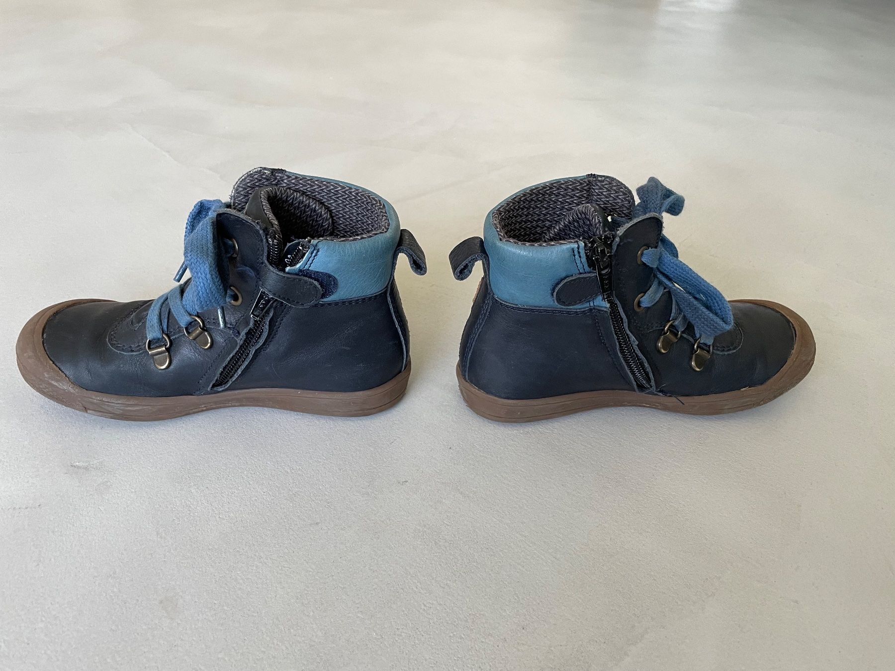 Herrenschuhe: Leichte Winterschuhe, 30 – Gebraucht aus Siebnen von Nulu12 3