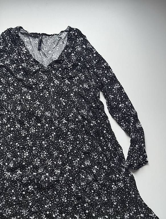 Maglioni & Felpe: Blümchen Muster  Schwarz/Weisses  – Usato da Basel venduto da rah_c68w 1