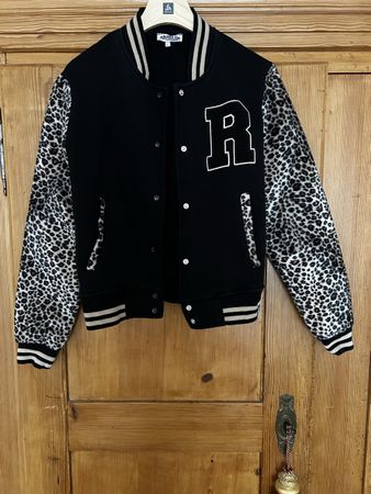 Coole Collegejacke mit Teddyplüsch M