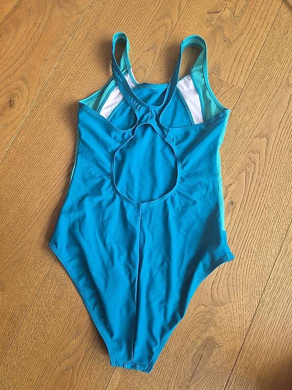 Badekleider & Bikinis: Badeanzug Kangaroos Gr. 170/176 – Gebraucht aus Bülach von Best-Touchdown 1