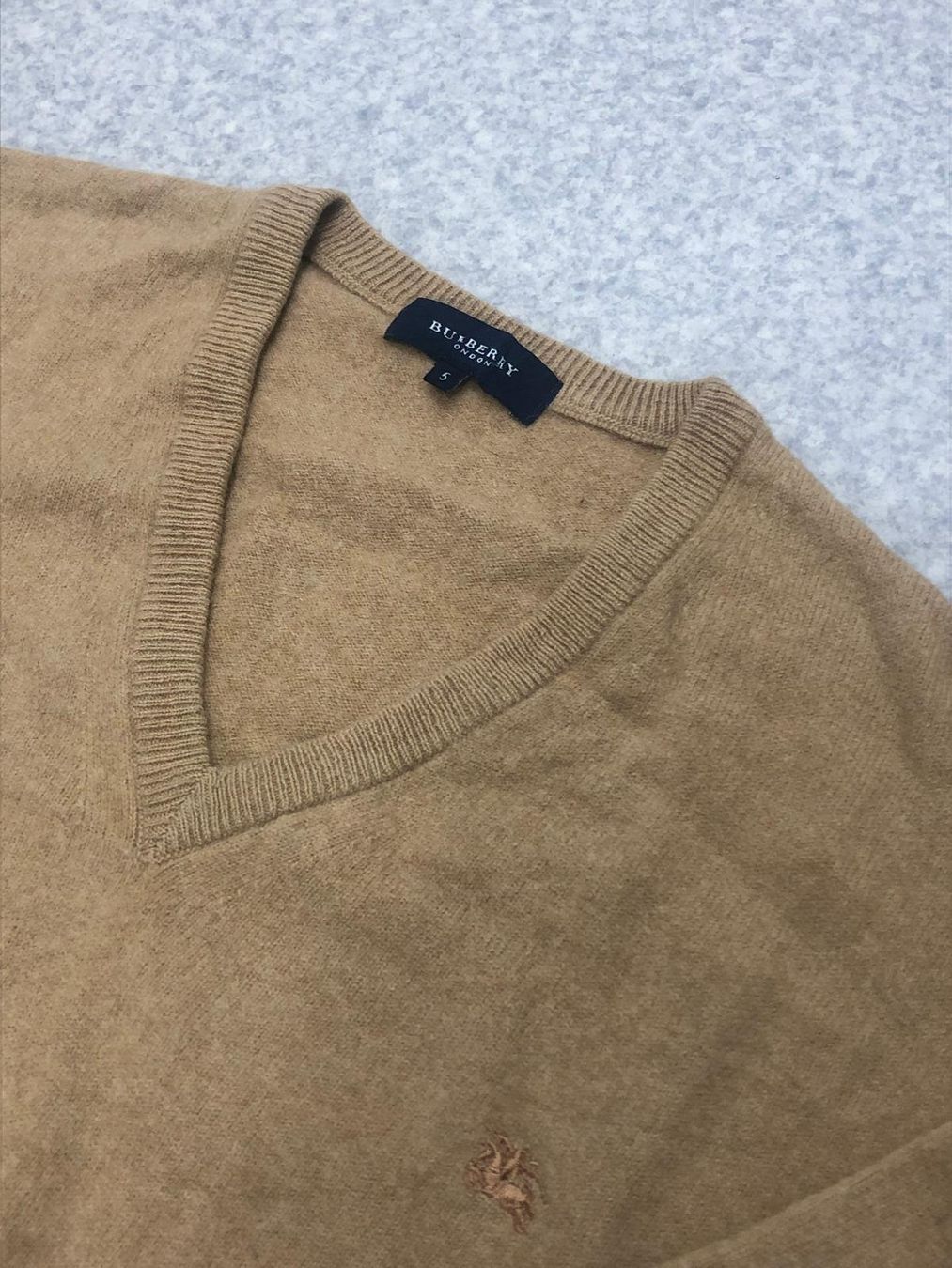 Burberry Pulls & Sweat-shirts: Pull Burberry Taille S Marron 🟤 – D'occasion à Genève par leb_5j62 2