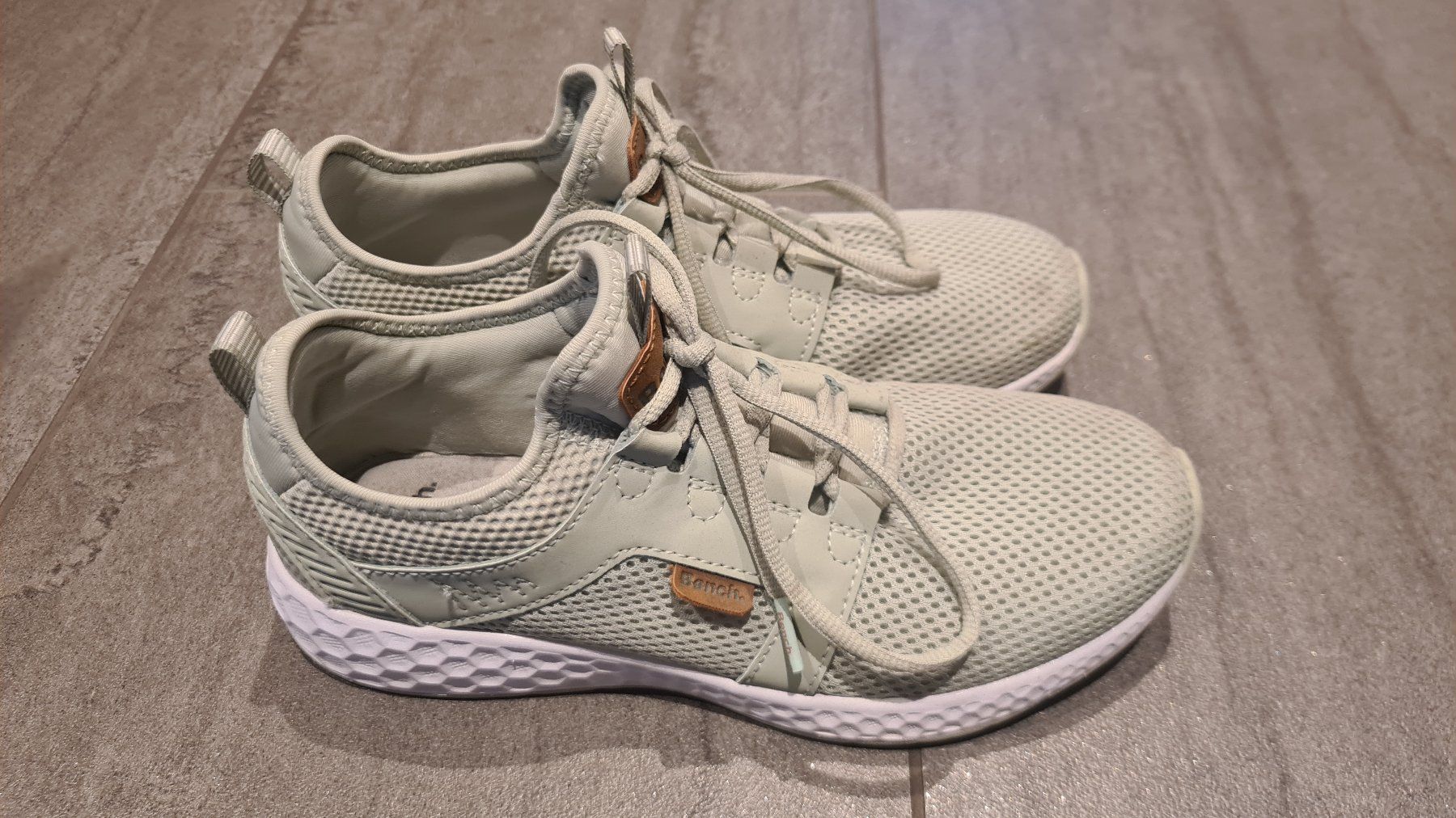 Bench Damenschuhe: Bench Sneaker Gr. 39 – Gebraucht aus Märstetten von Leha