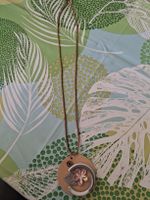 Pendentif unique fleur et feuille,  pour l'été 