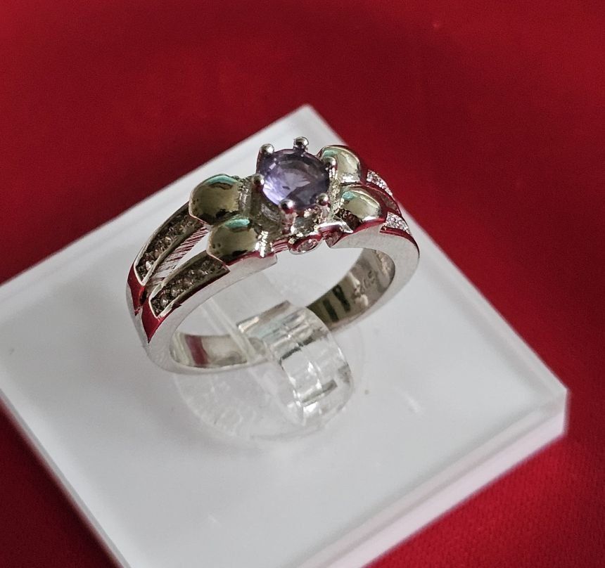 Anelli: Stilvoller Ring mit Amethyst, 925 versilbert, Gr. 8 – Nuovo (secondo la descrizione) da Grenchen venduto da maretop 3