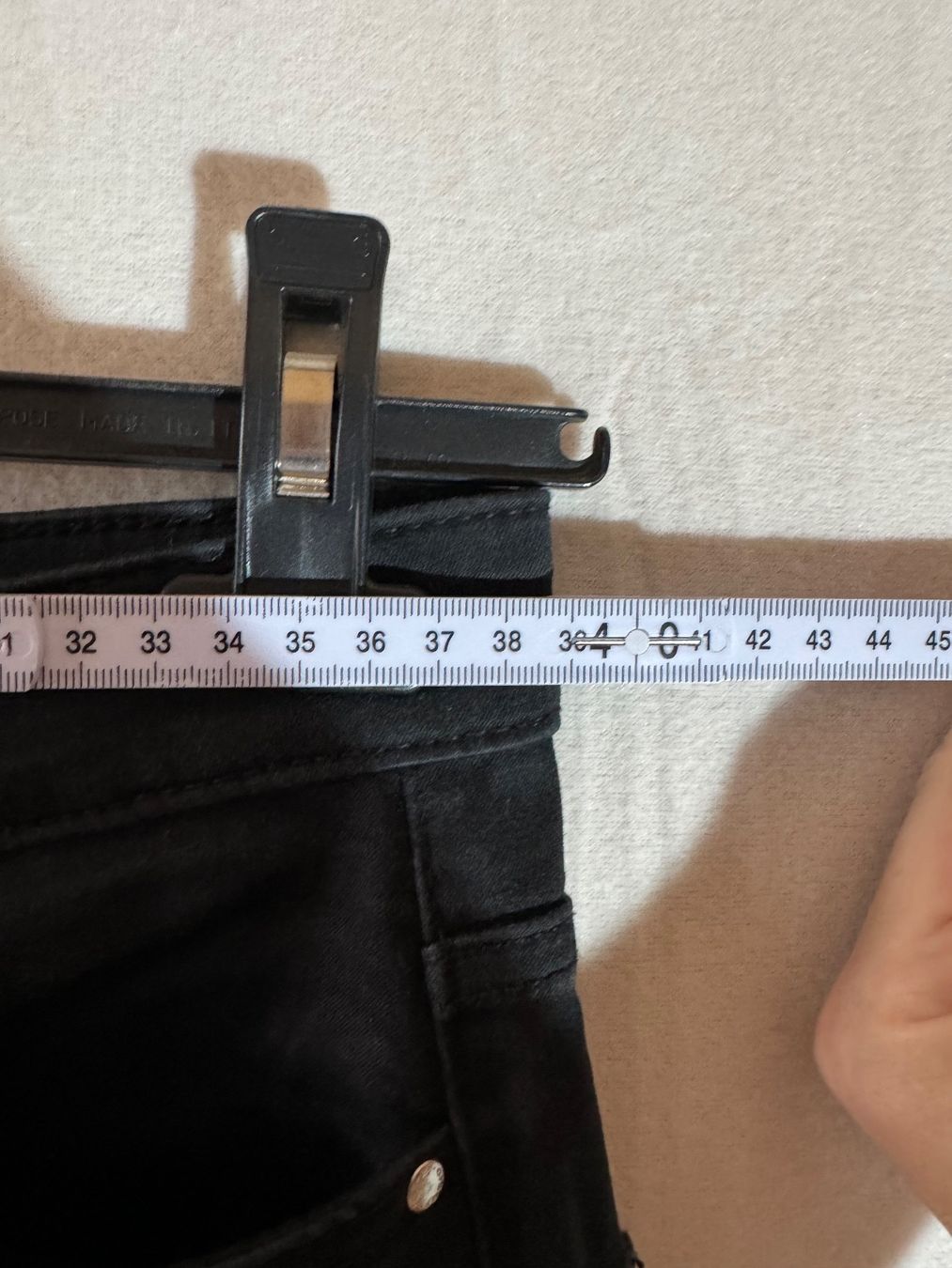 Orsay Pantaloni: Schwarze Hose von Orsay Gr. 38 – Usato da Grosswangen venduto da second_hand_dress 3