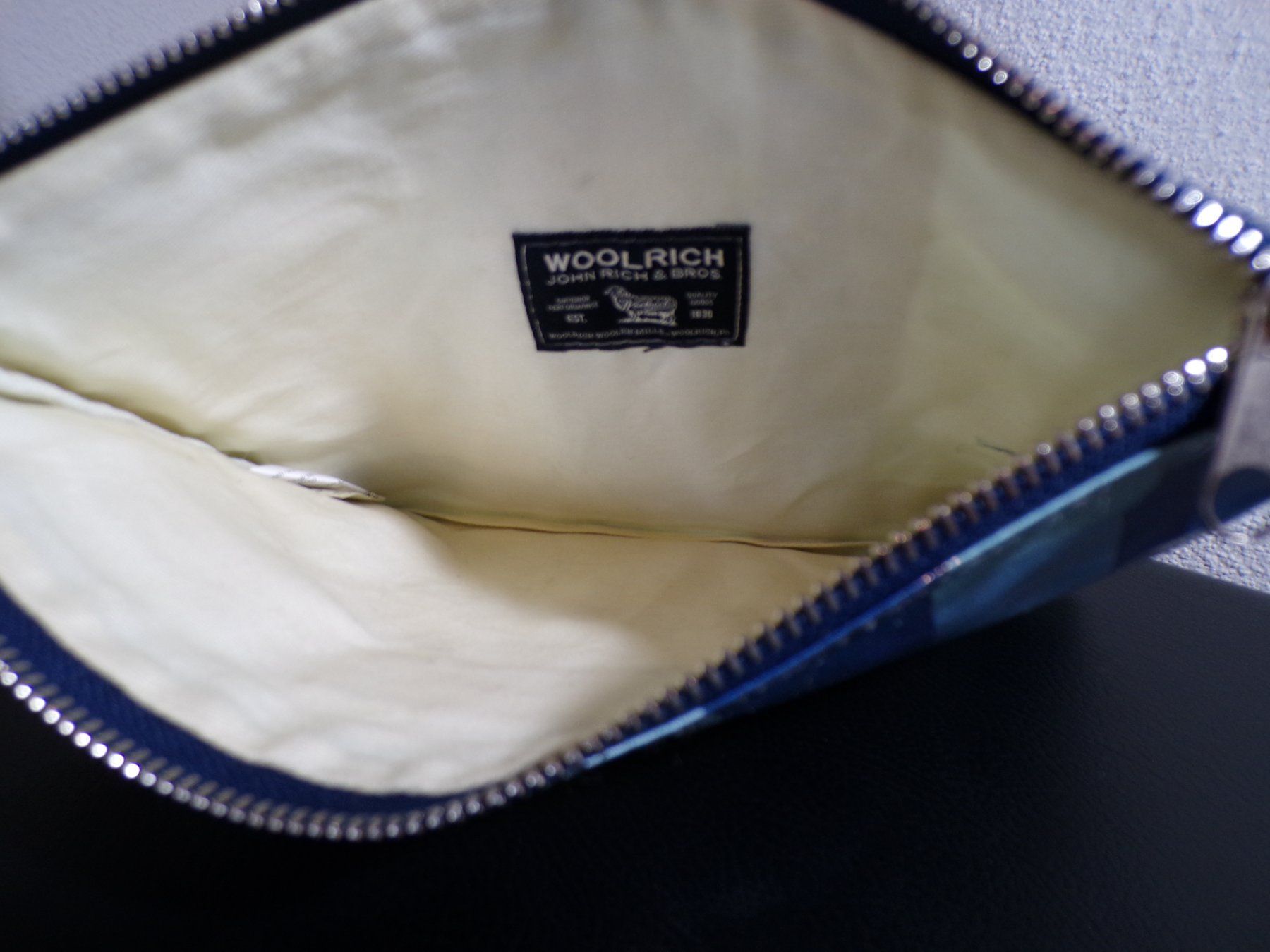 Custodie per cosmetici: Necessaire mit Henkel WOOLRICH – Usato da Dübendorf venduto da alracfo 8