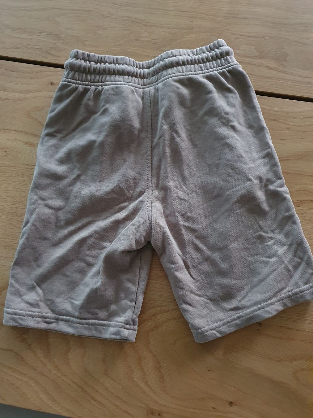 Pantaloni: Shorts Kinder grau Grösse 134 Neuwertig – Nuovo (secondo la descrizione) da St.Gallen venduto da Avena135 1