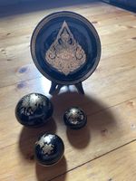 Thailändische Lacquerware, Teller und Kugeln, Schwarz/Gold