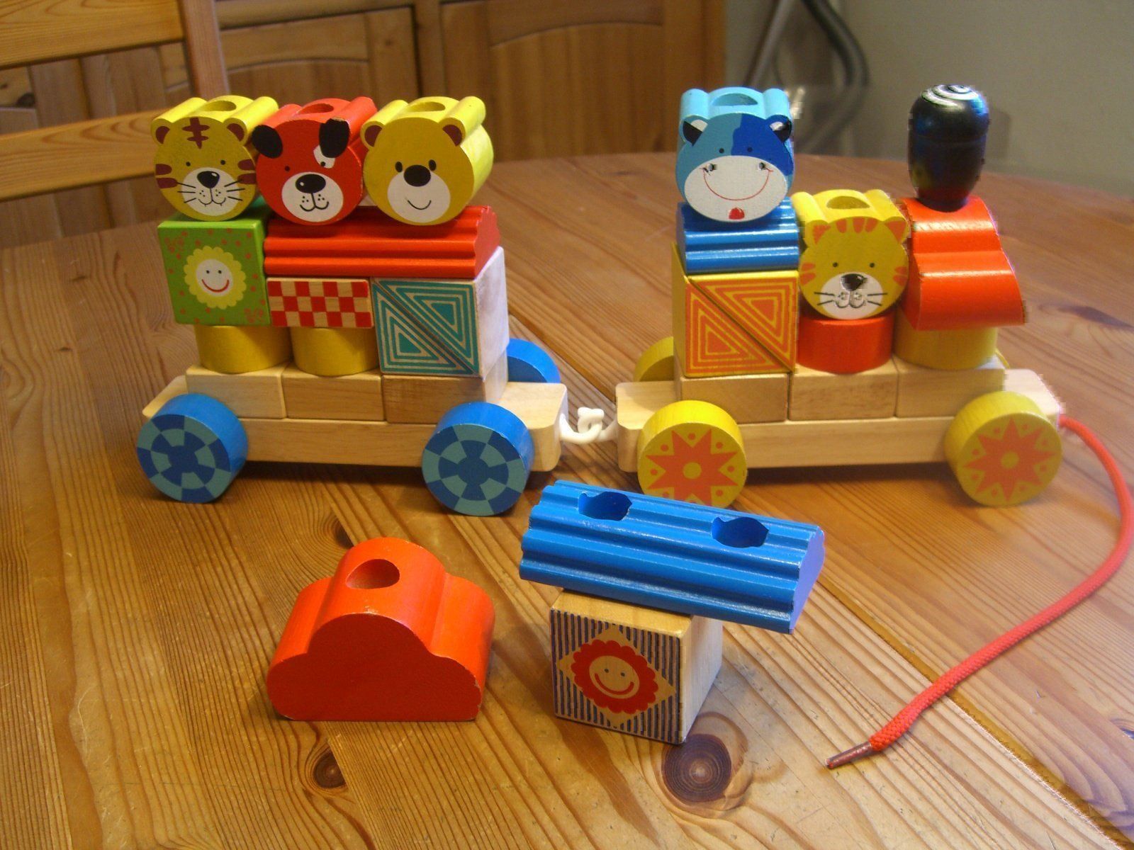 Spielzeuge: schöne, bunte 2er Holz-Klötzli Eisenbahn – Gebraucht aus Winterthur von Gaia 3