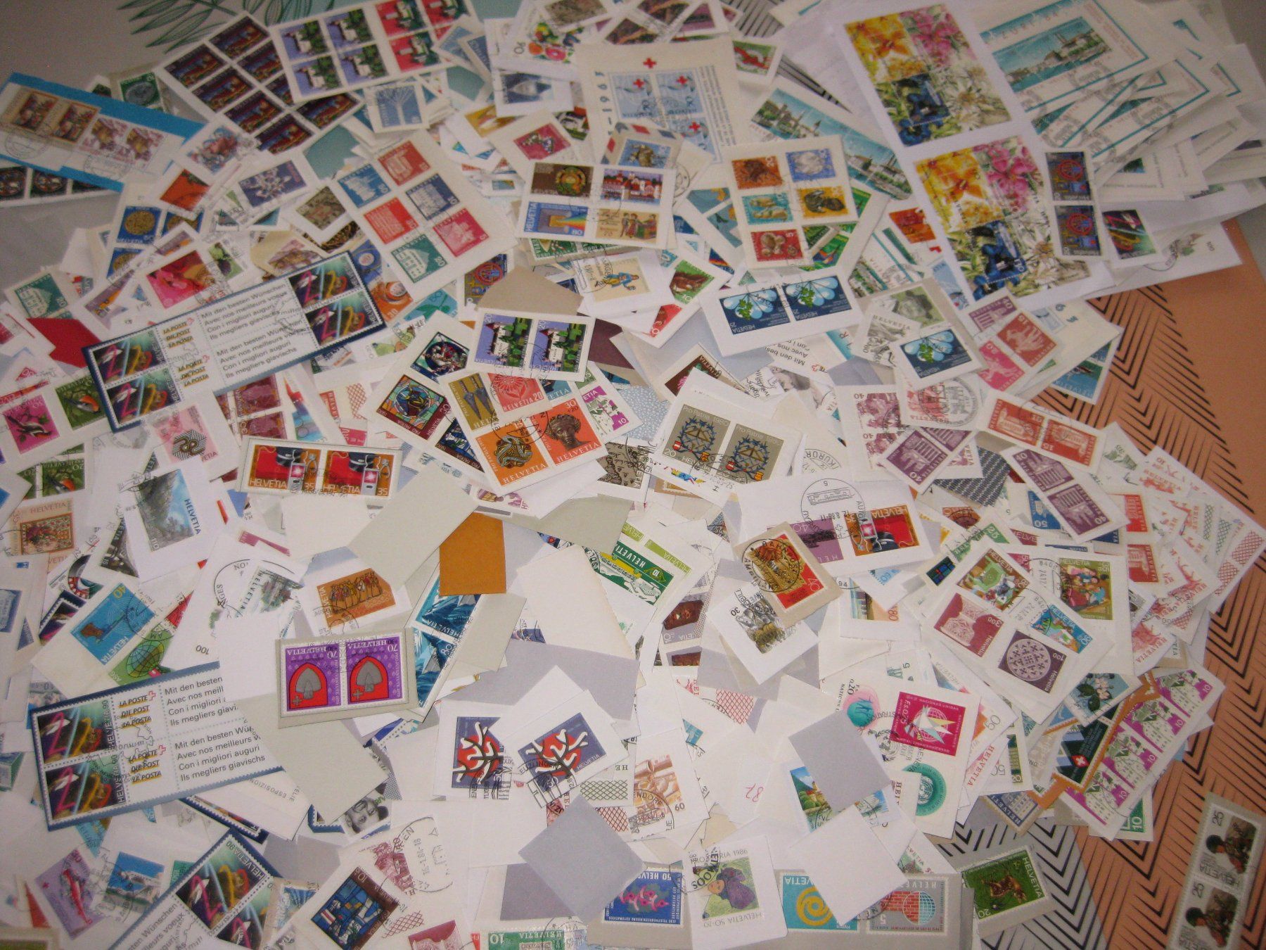 Tutti i francobolli: Timbres suisses sur fragments – Usato da L'Auberson venduto da DanGinFAS