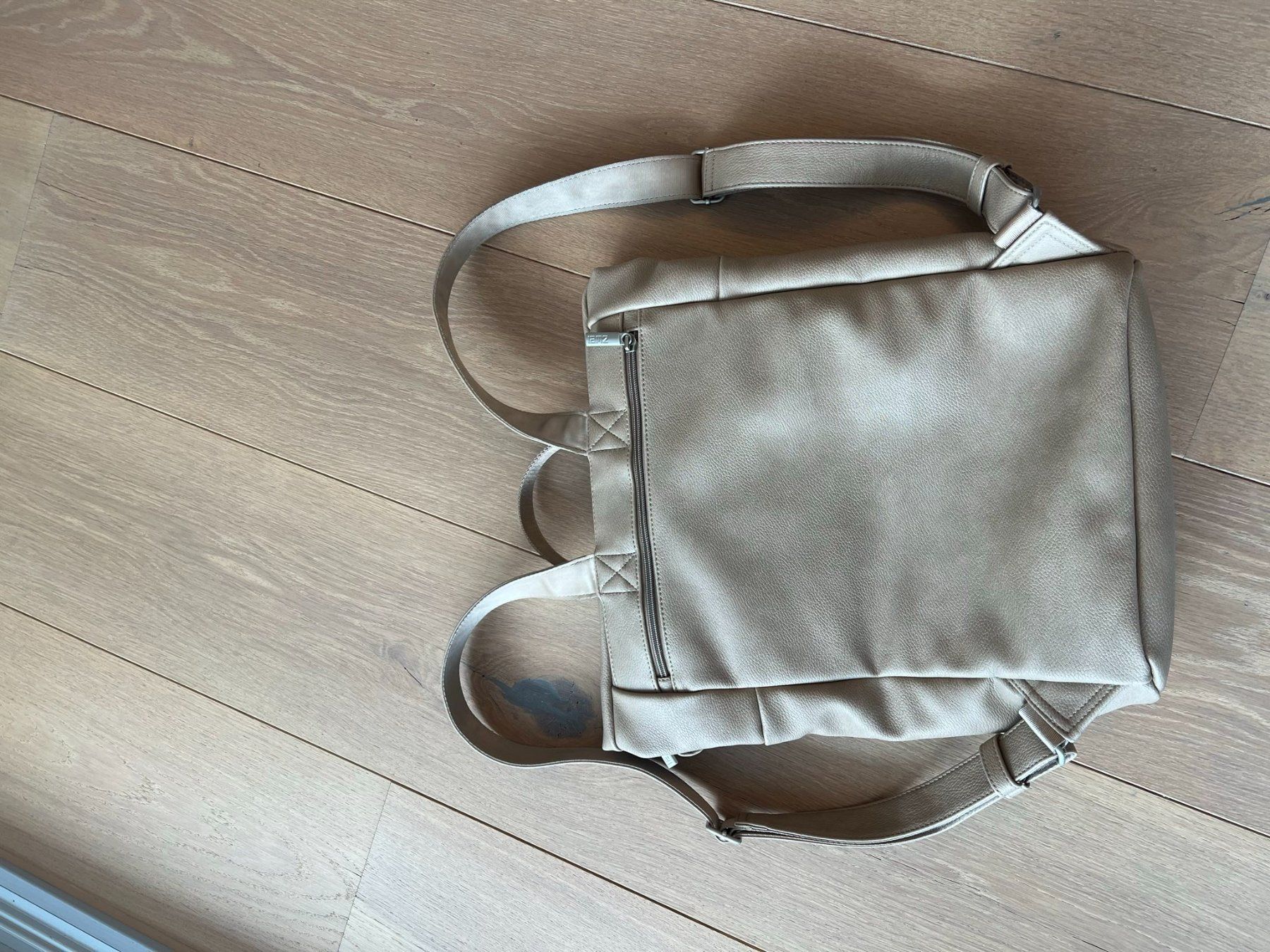 Zwei Rucksäcke: Rucksack zwei, Kunstleder, beige – Gebraucht aus Wettingen von skilpadde 1