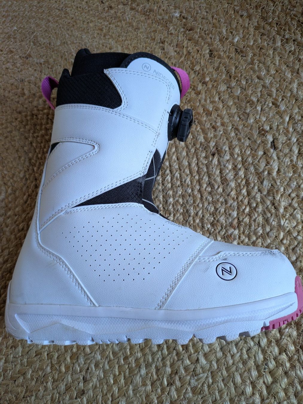 Nidecker Scarpe per ragazze: NIDECKER - Boots fille taille 36 – Usato da Prez-Vers-Siviriez venduto da ollie79 1