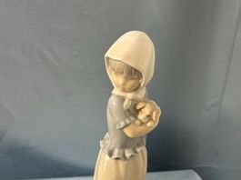 Nao Lladro Mädchen mit Hund 20 cm    HS66#