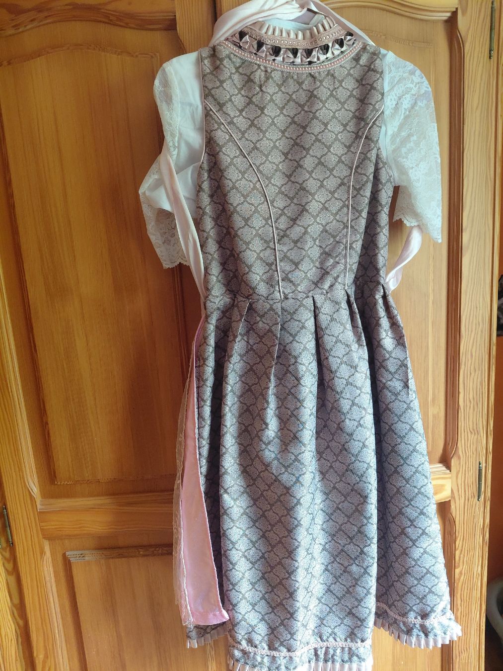 Vestiti: Alpentrach Dirndl- Top Zustand – Nuovo (secondo la descrizione) da Beinwil SO venduto da bol01 5