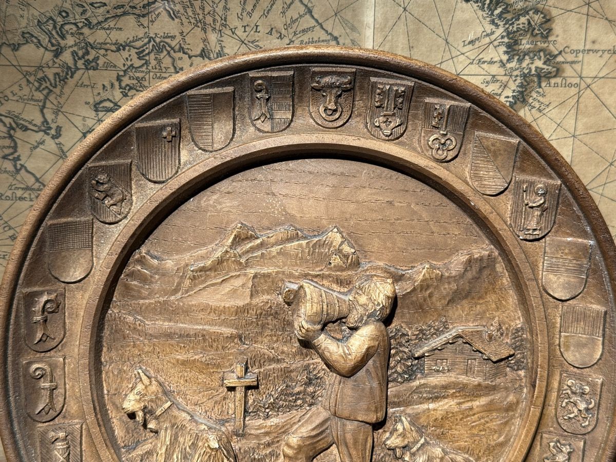 Sculture & Statue: Schweizer Schnitzerei mit Wappen, handgemacht  – Usato da schaffhausen venduto da VintAntik_1980 1