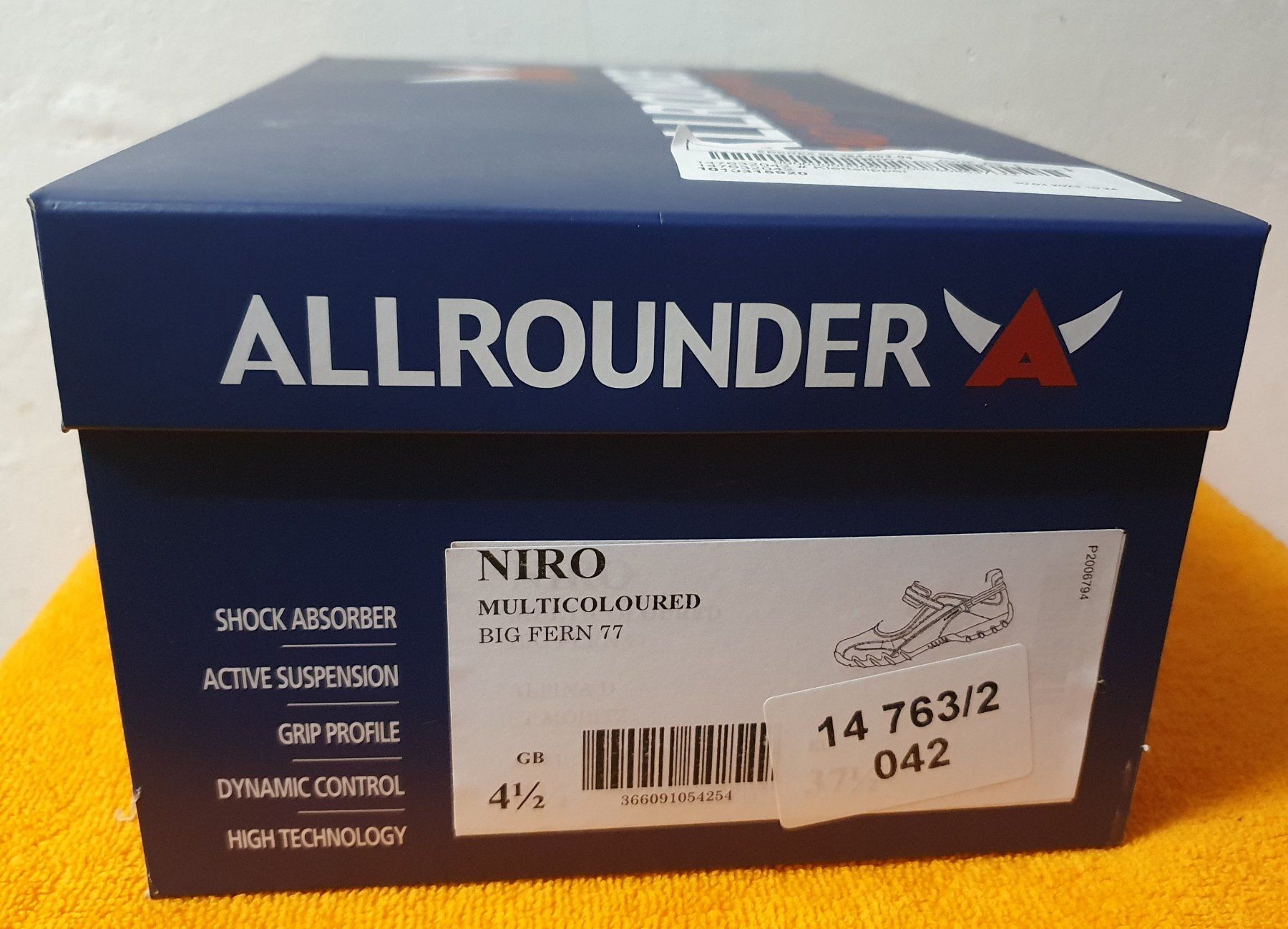 Scarpe da donna: Neu: Klettslipper Allrounder Multicolor Gr. 4,5 / 37,5 – Nuovo (secondo la descrizione) da Muri AG venduto da Edlerweiss 7