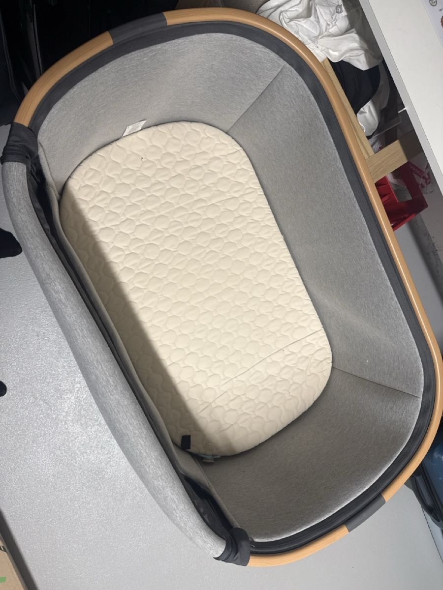 Letti: Stylish Next2Me Crib by - Almost New! – Usato da Unterägeri venduto da mcv_wc2q 2