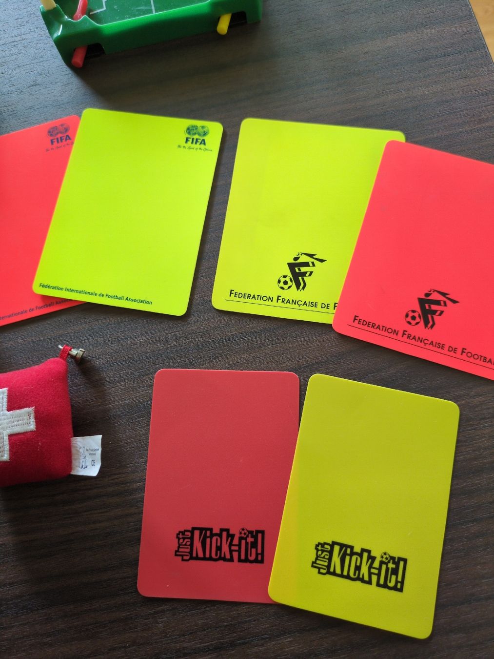 Giocattoli: Fussball Fanartikel Set Schweiz  – Usato da Meilen venduto da Frensch7 3