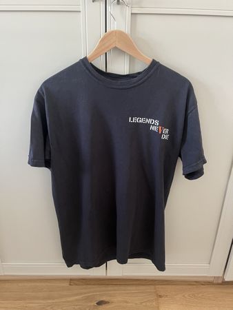 Vlone T-Shirt Legends Never Die - Top Zustand, Grösse M